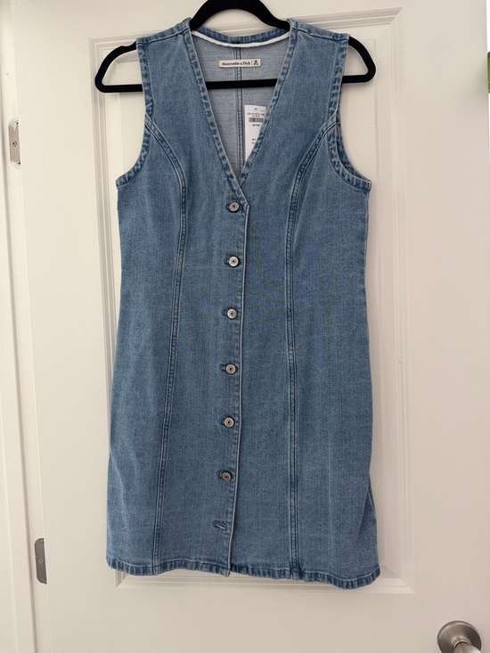 Abercrombie & Fitch Dresses & Skirts - Abercrombie & Fitch Light Wash Denim Button-Front Mini Dress